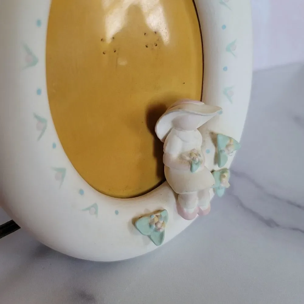 Bright touches Vintage 90s picture frame ceramic oval Victorian cottagecore